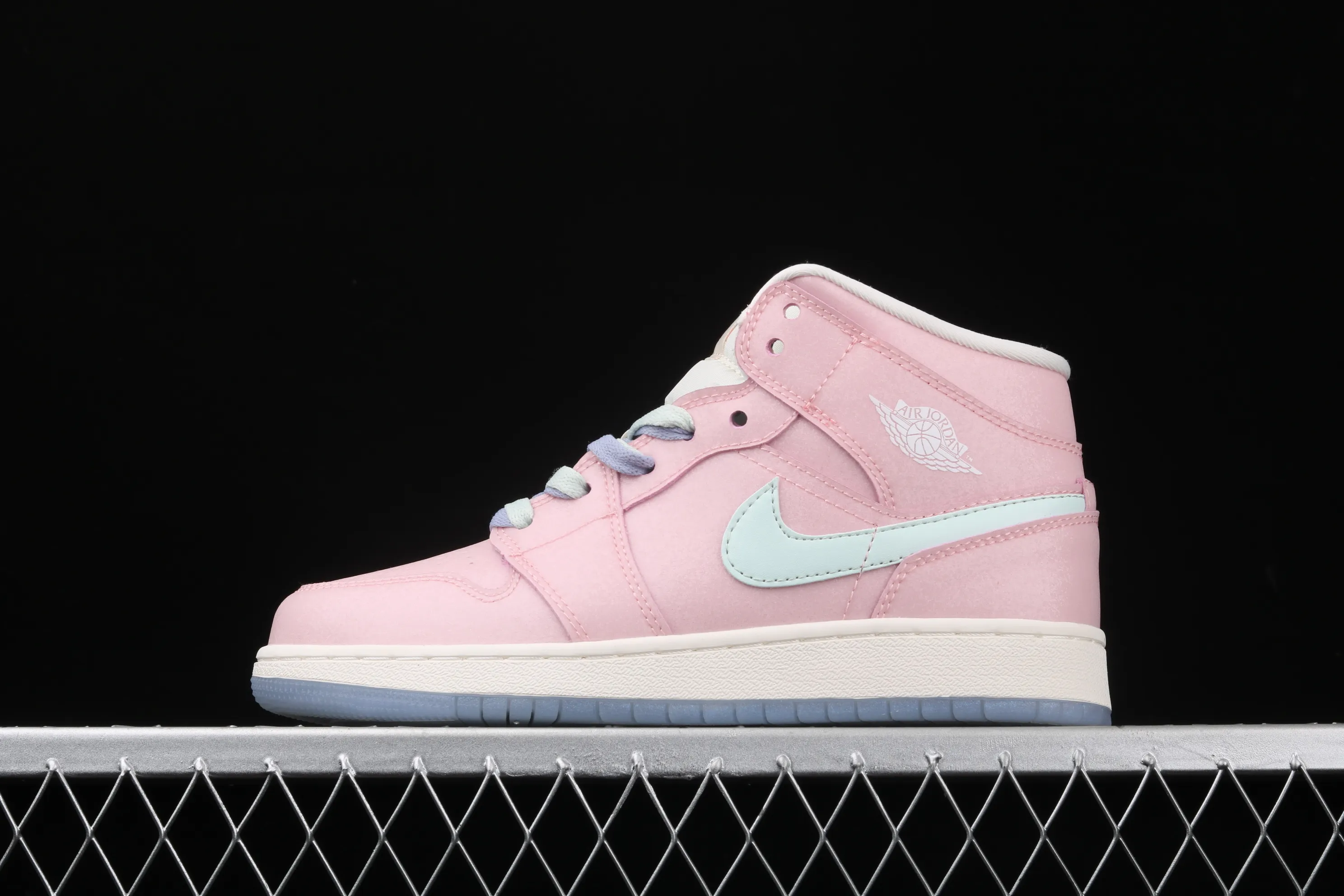 All categories Air Jordan Jordan series basketball shoes Air Jordan 1 Mid Air Jordan 1 Mid AJ1 Joe 1 mid-top goddess pink mandarin duck 555112-600